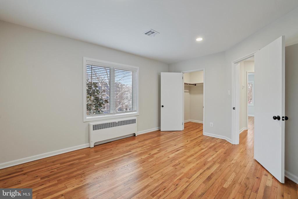 416 6TH STREET SE