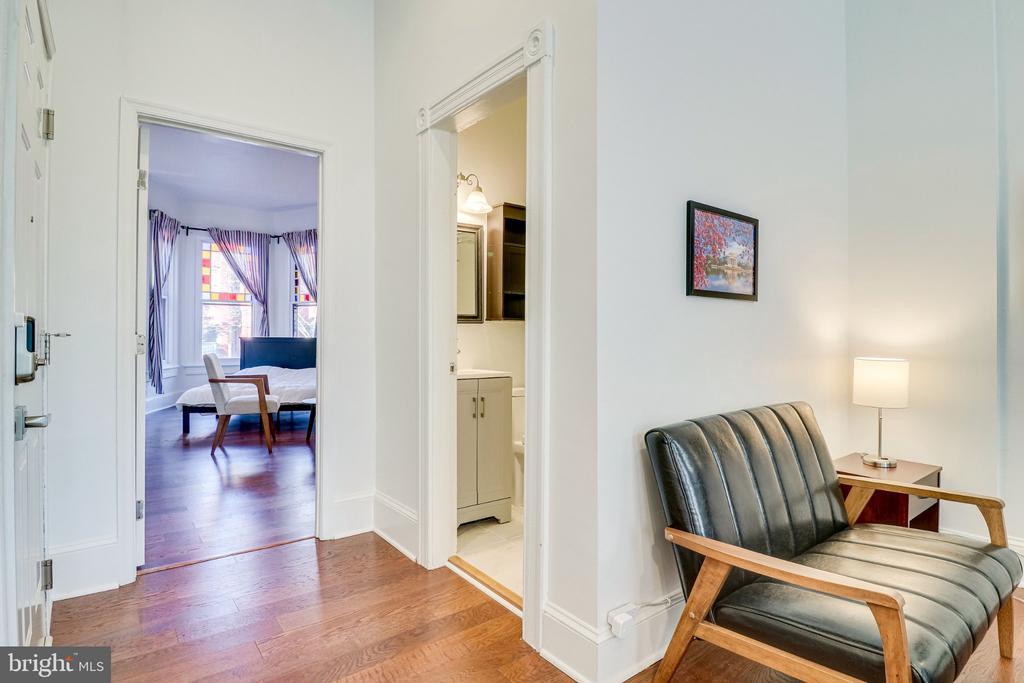 409 CONSTITUTION AVENUE NE