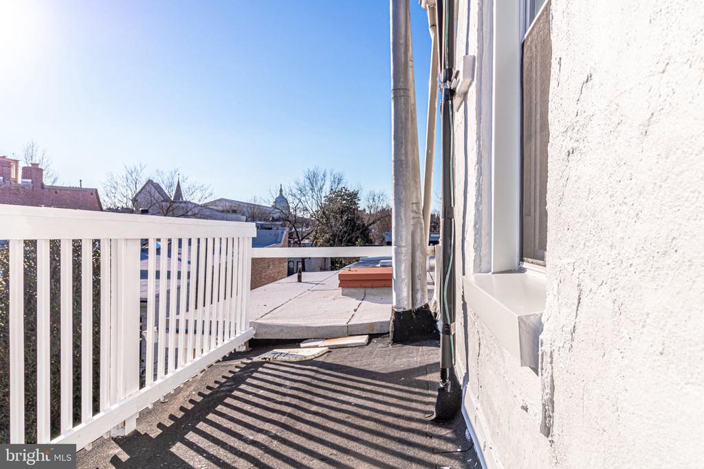 409 CONSTITUTION AVENUE NE