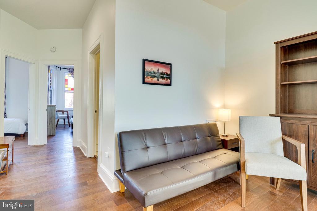 409 CONSTITUTION AVENUE NE