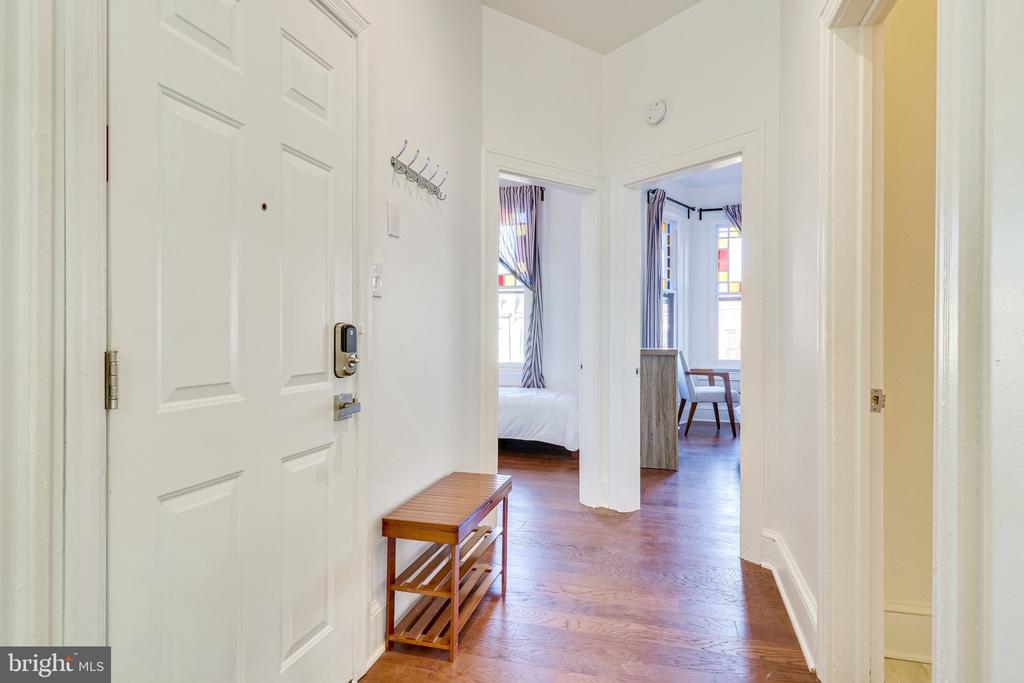 409 CONSTITUTION AVENUE NE