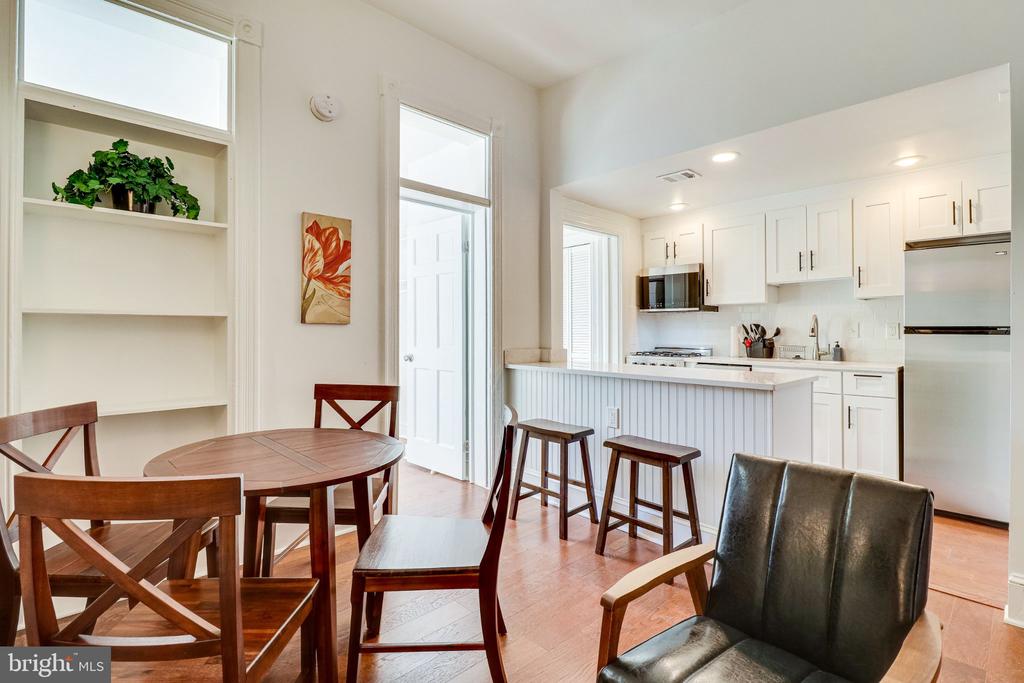 409 CONSTITUTION AVENUE NE