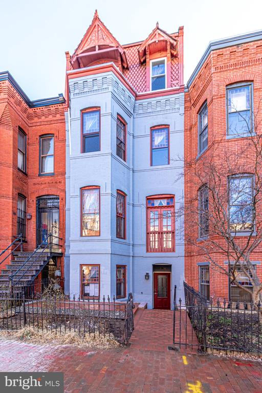 409 CONSTITUTION AVENUE NE