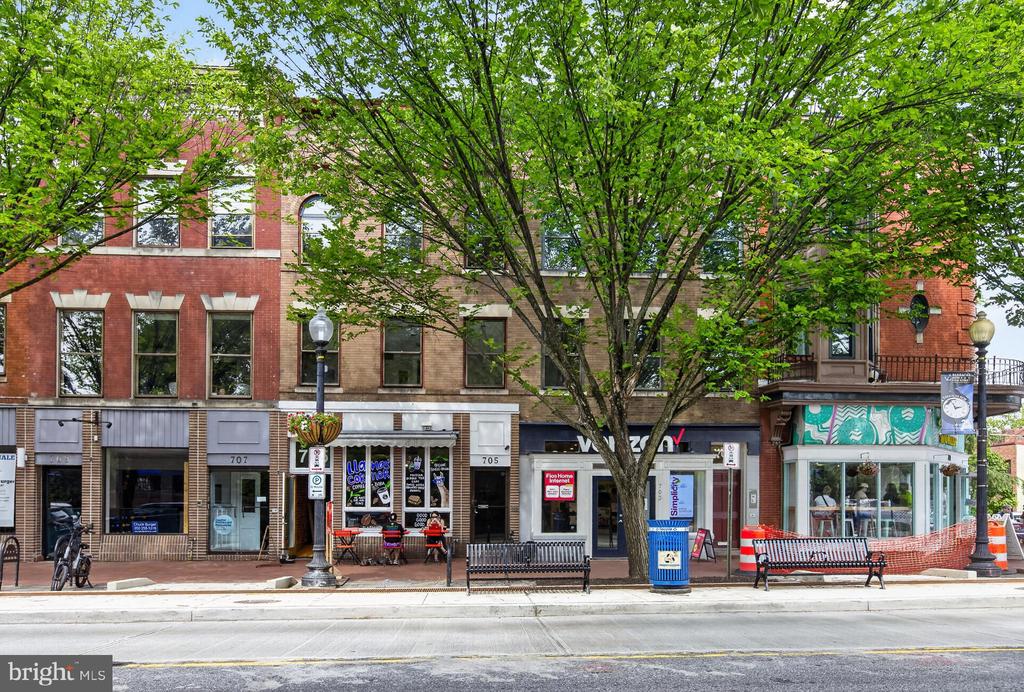 705 8TH STREET SE Unit: 200