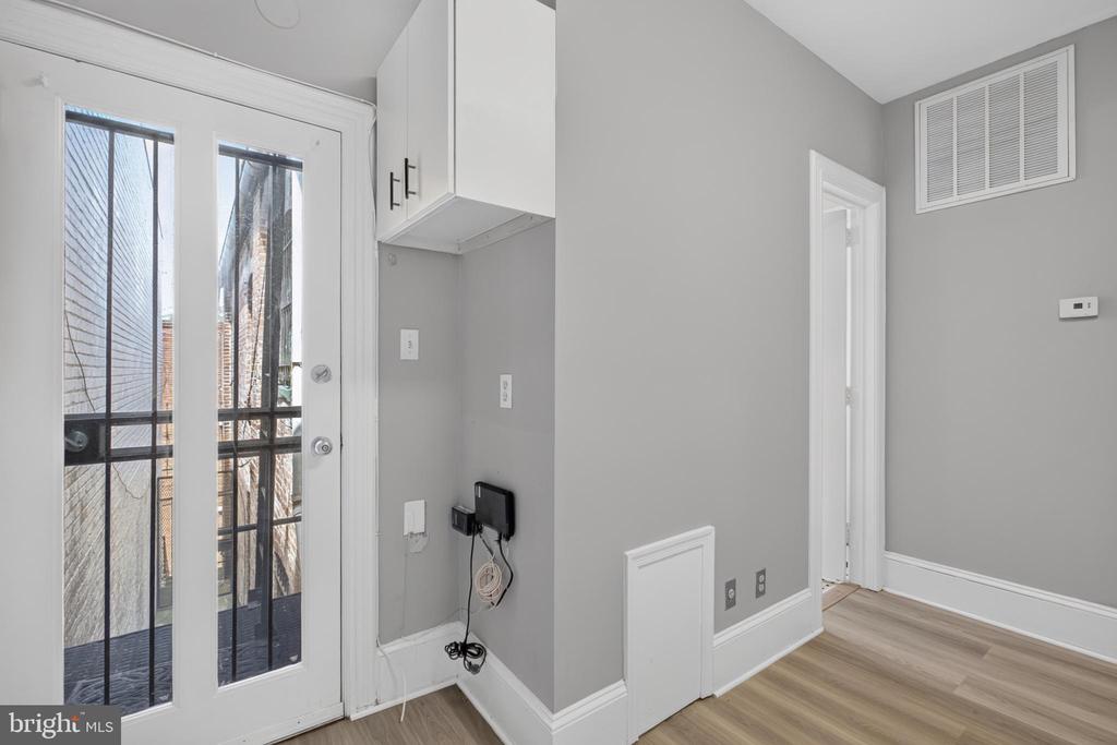 705 8TH STREET SE Unit: 200