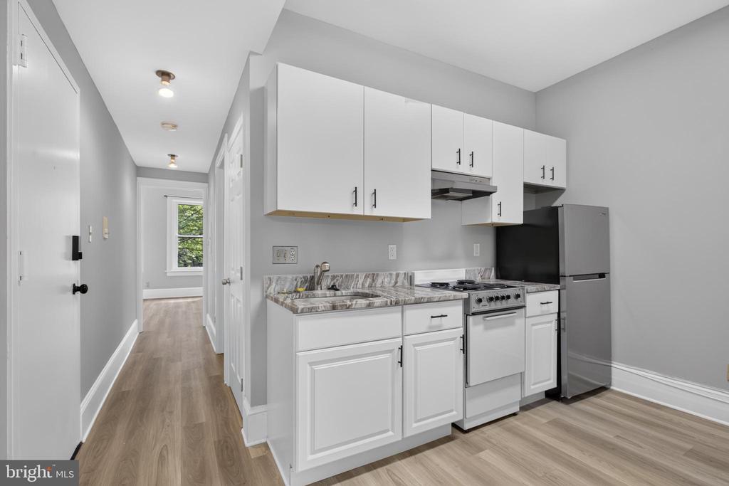 705 8TH STREET SE Unit: 200