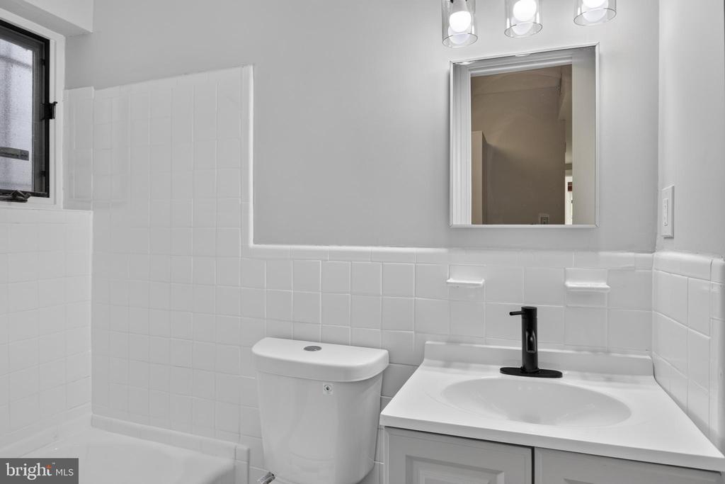 705 8TH STREET SE Unit: 400