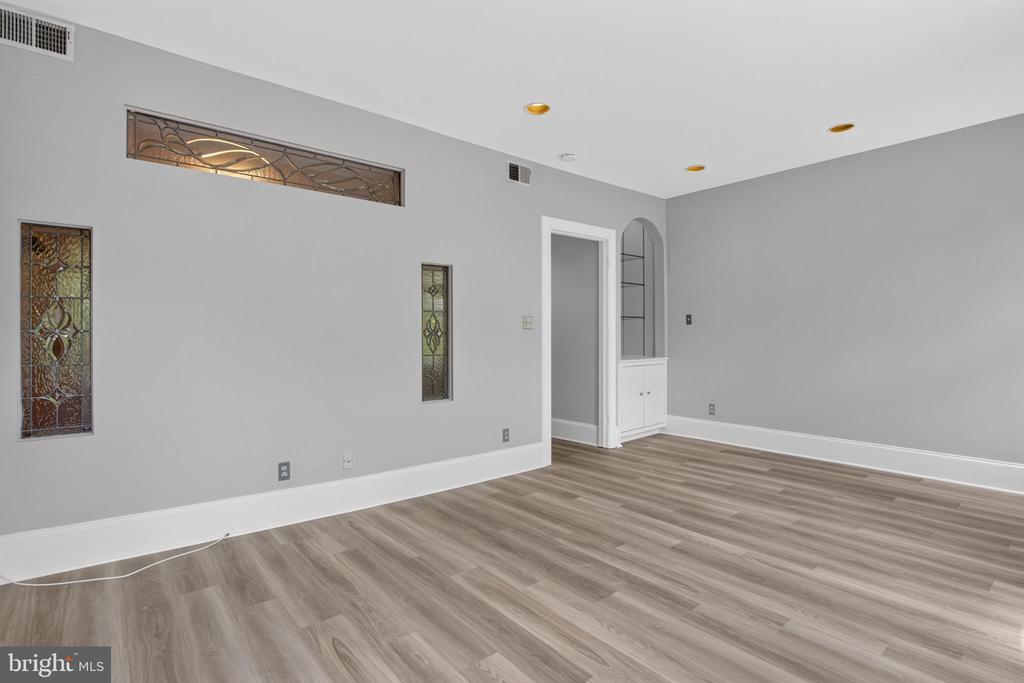 705 8TH STREET SE Unit: 400