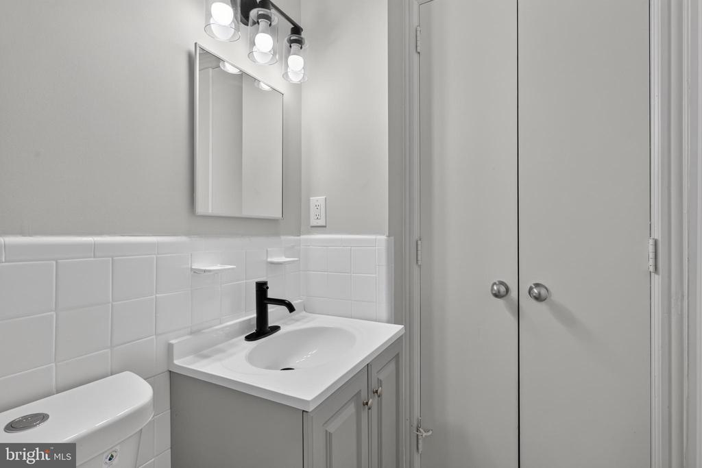 705 8TH STREET SE Unit: 400
