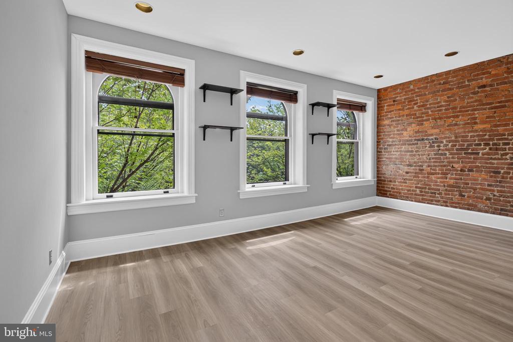 705 8TH STREET SE Unit: 400
