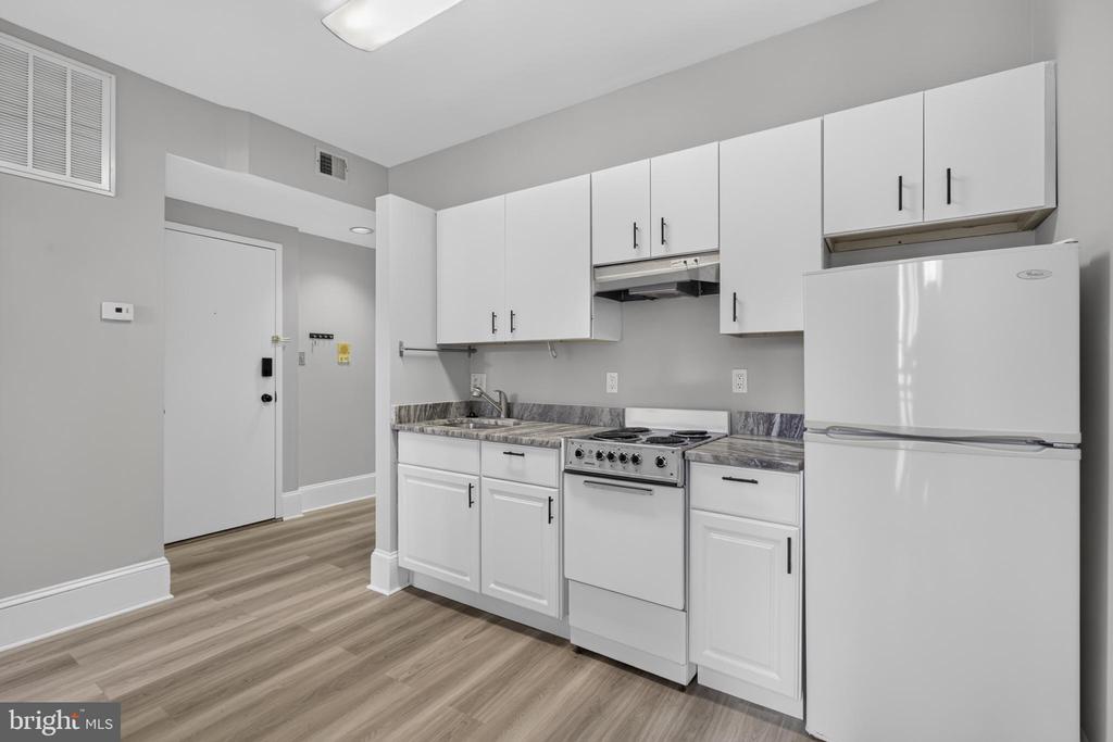705 8TH STREET SE Unit: 400