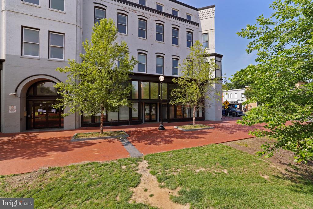801 PENNSYLVANIA AVENUE SE Unit: 360