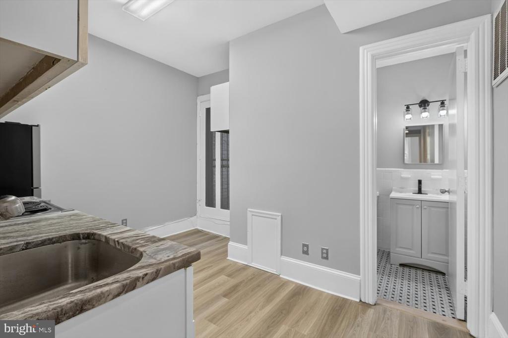 705 8TH STREET SE Unit: 100
