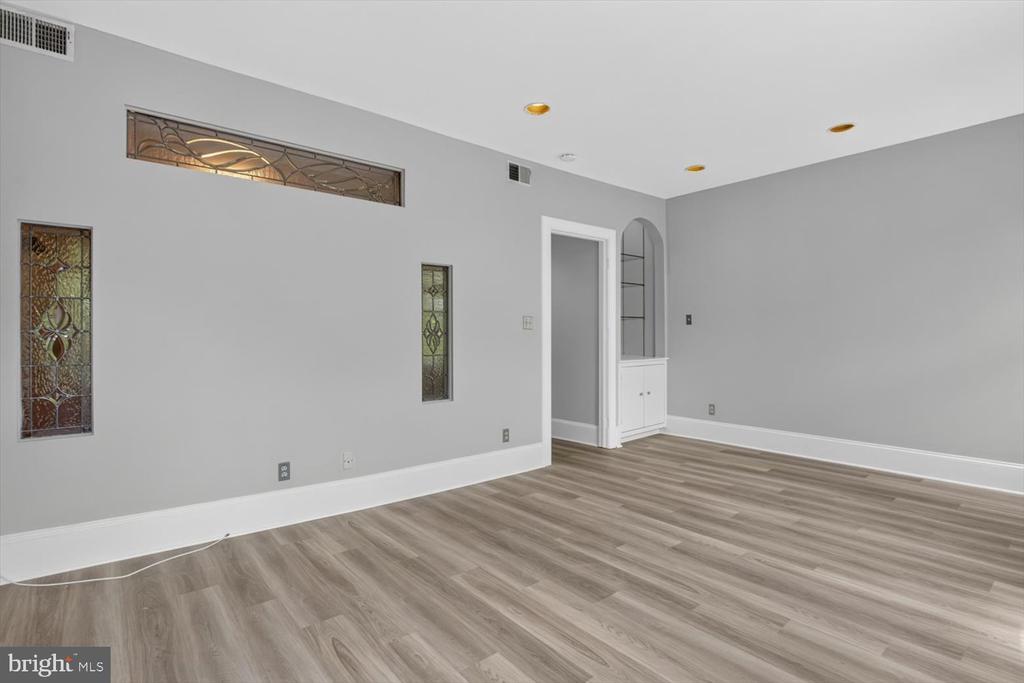 705 8TH STREET SE Unit: 100