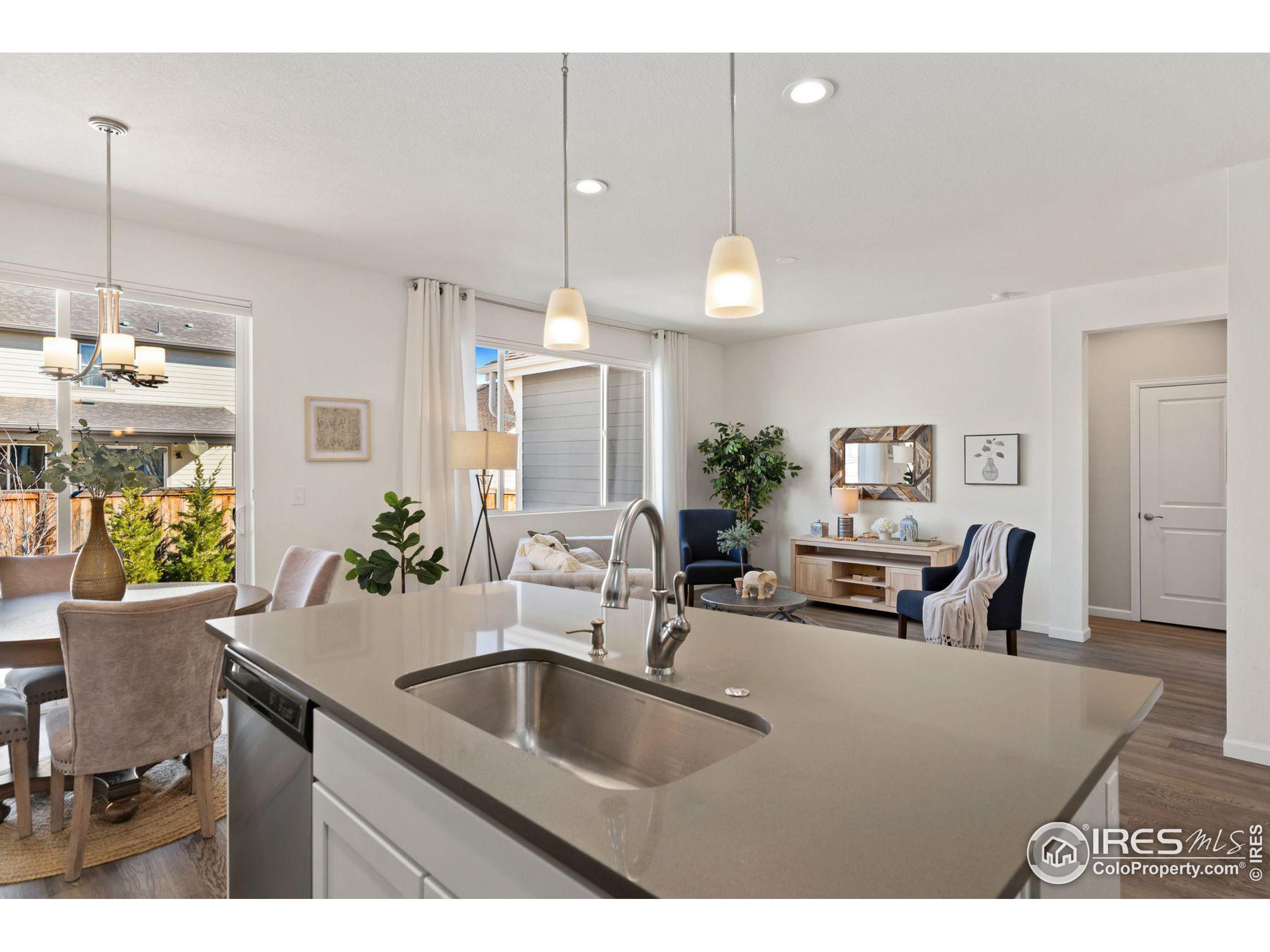 576 Grand Market Ave