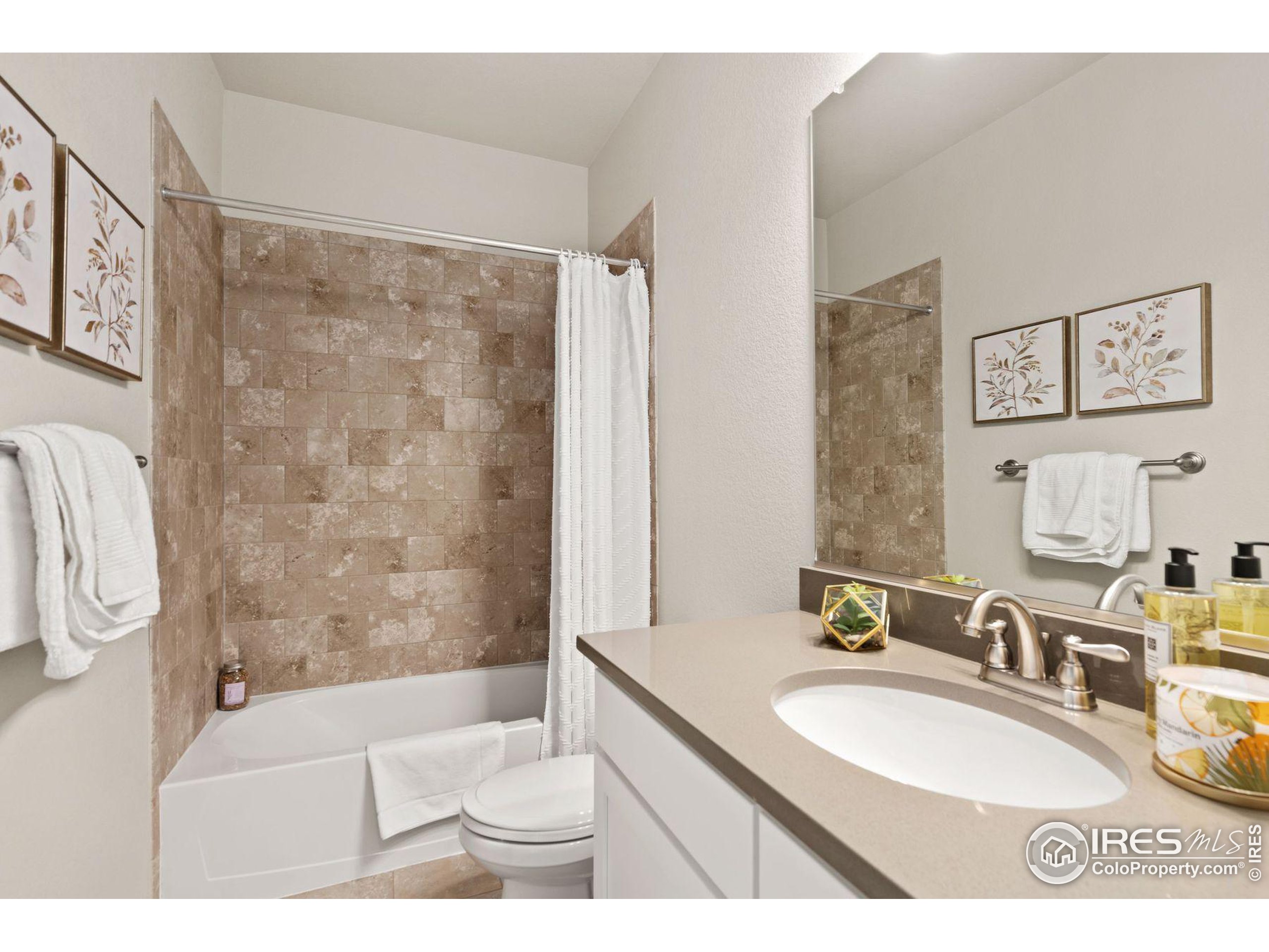 576 Grand Market Ave