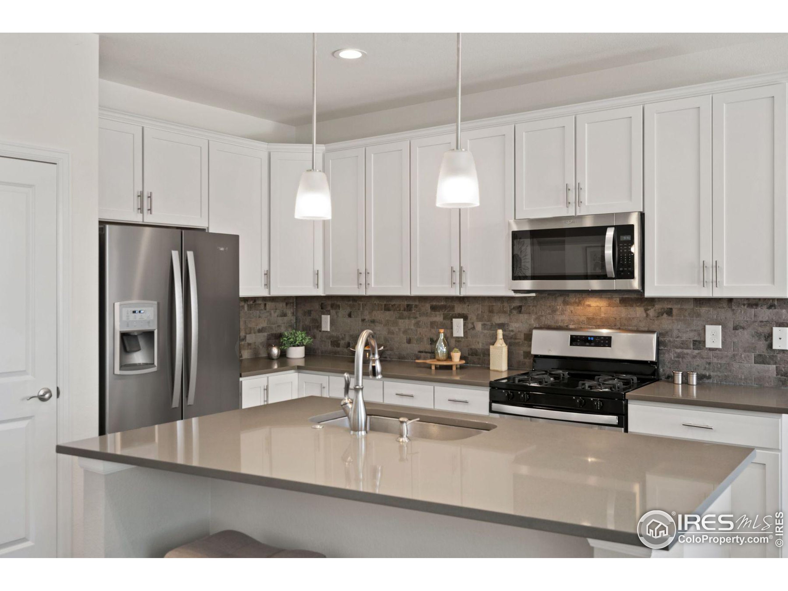 576 Grand Market Ave