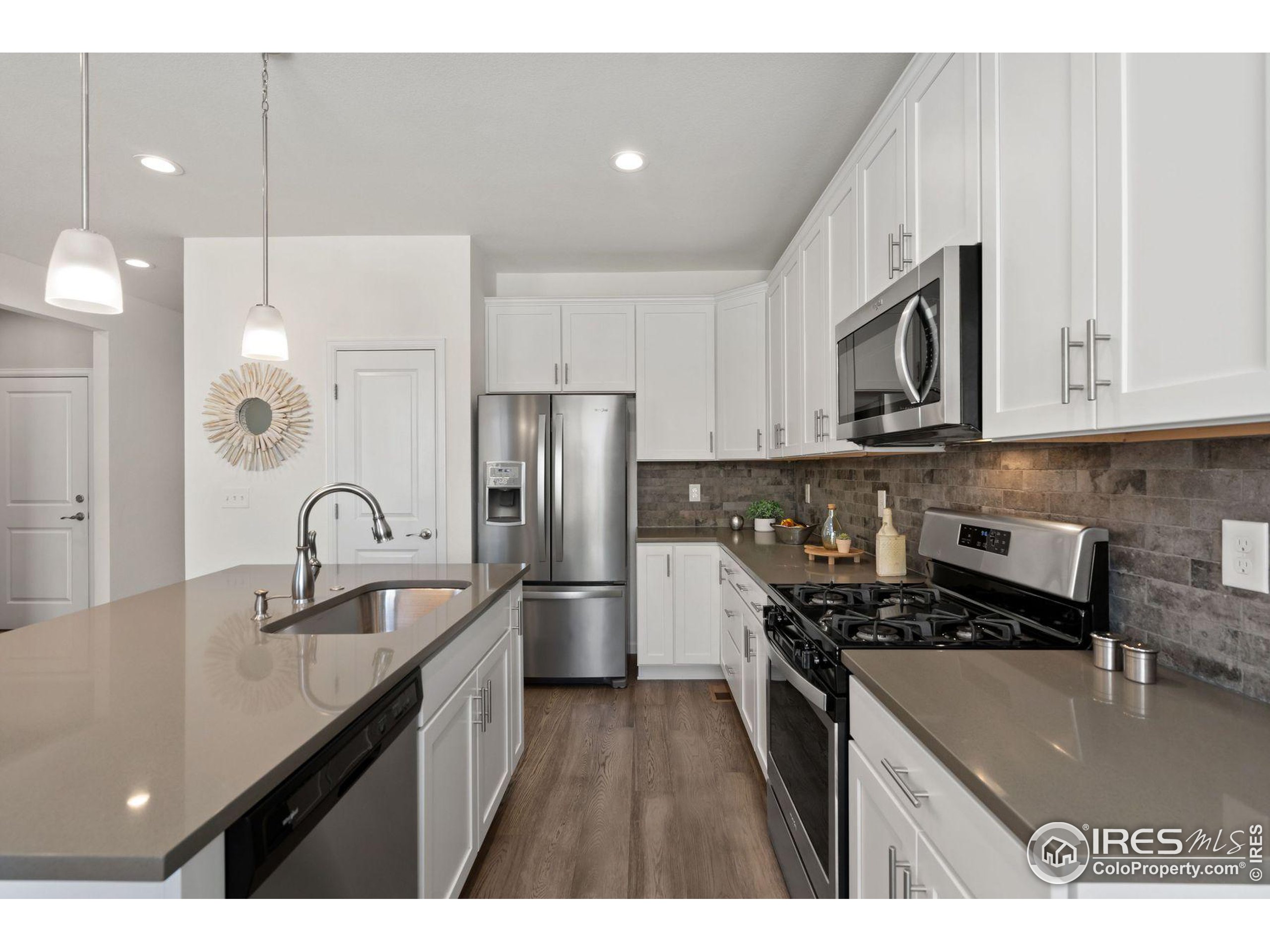 576 Grand Market Ave