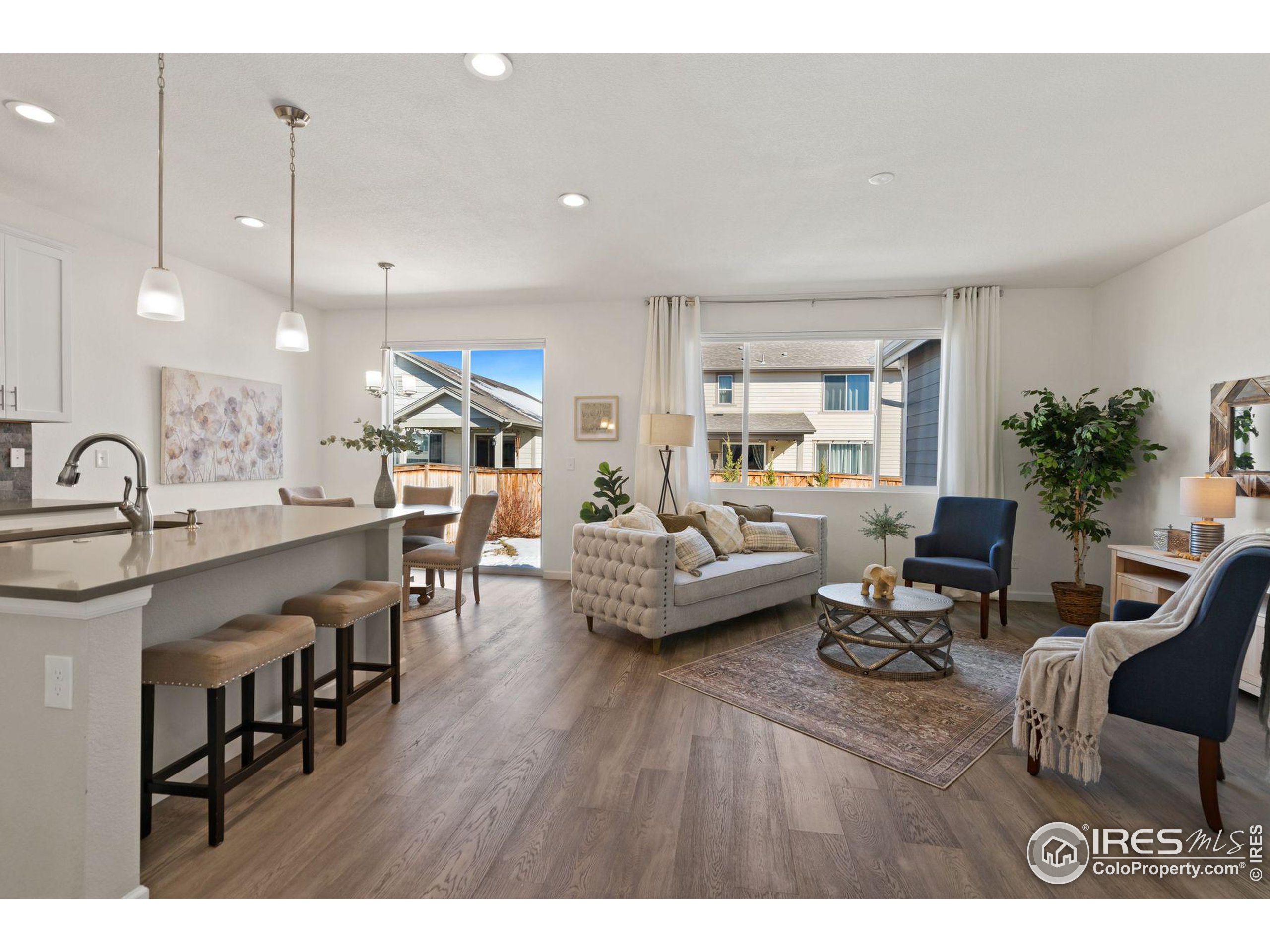 576 Grand Market Ave