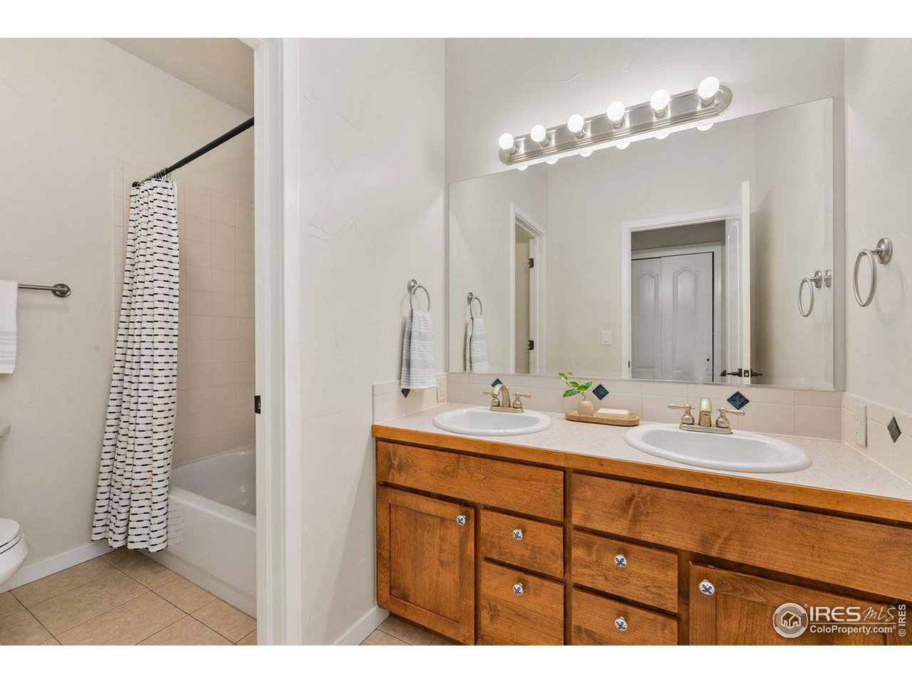 8440 Spinnaker Bay Dr