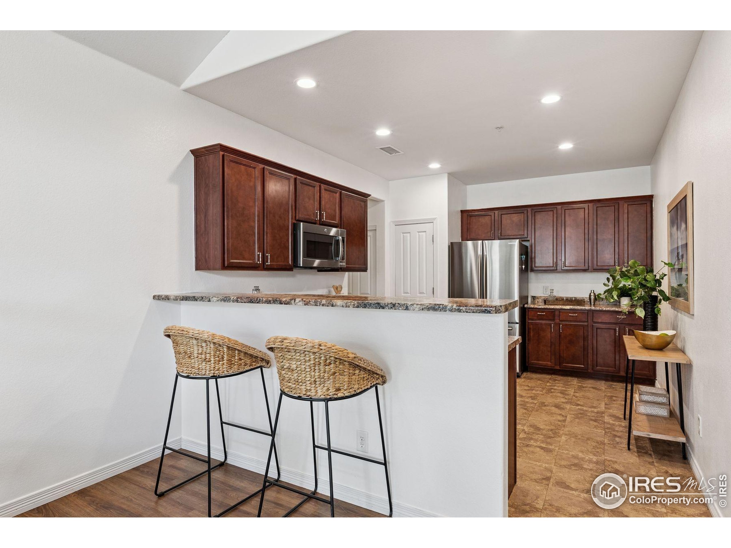 2395 Santa Fe Dr C