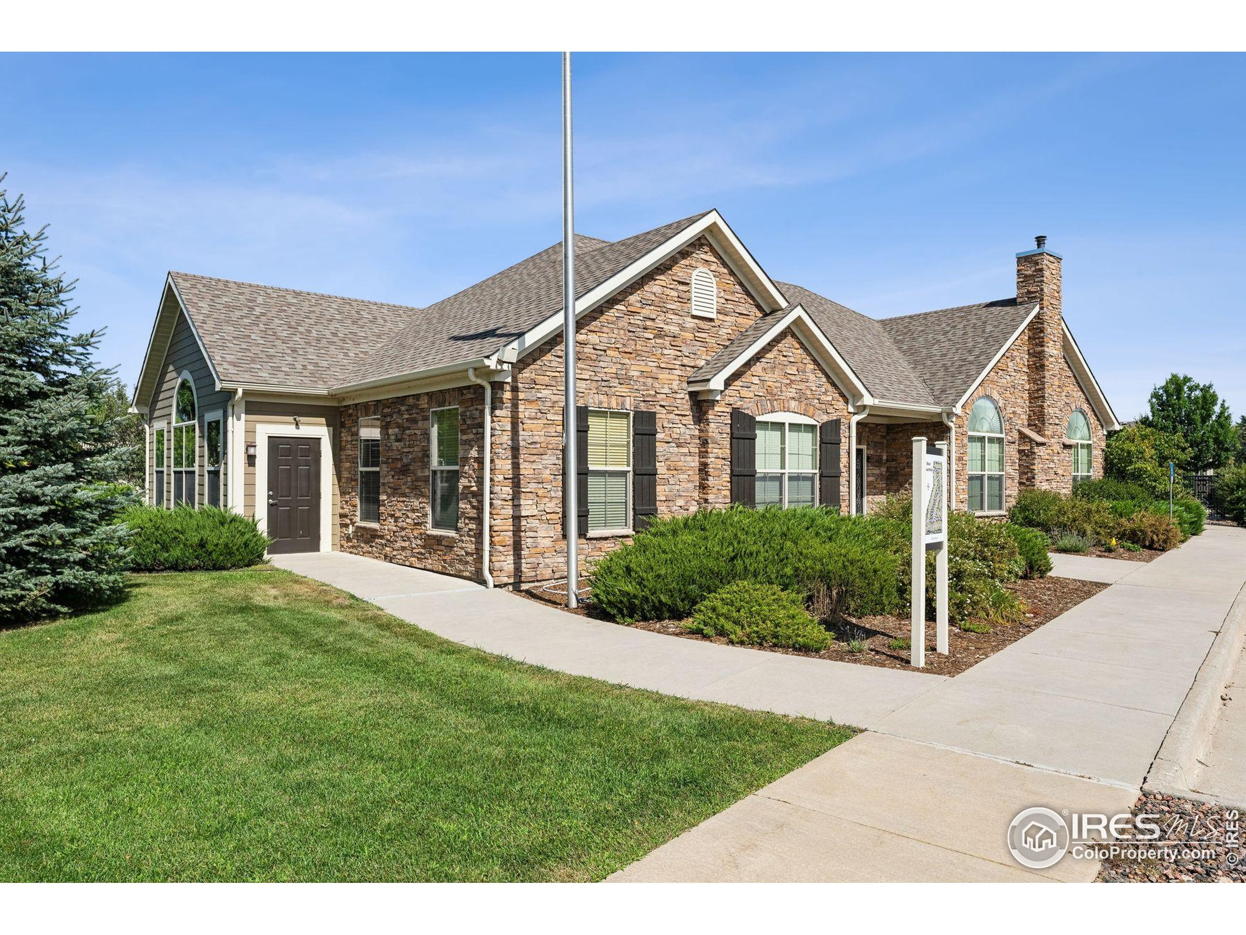 2395 Santa Fe Dr C