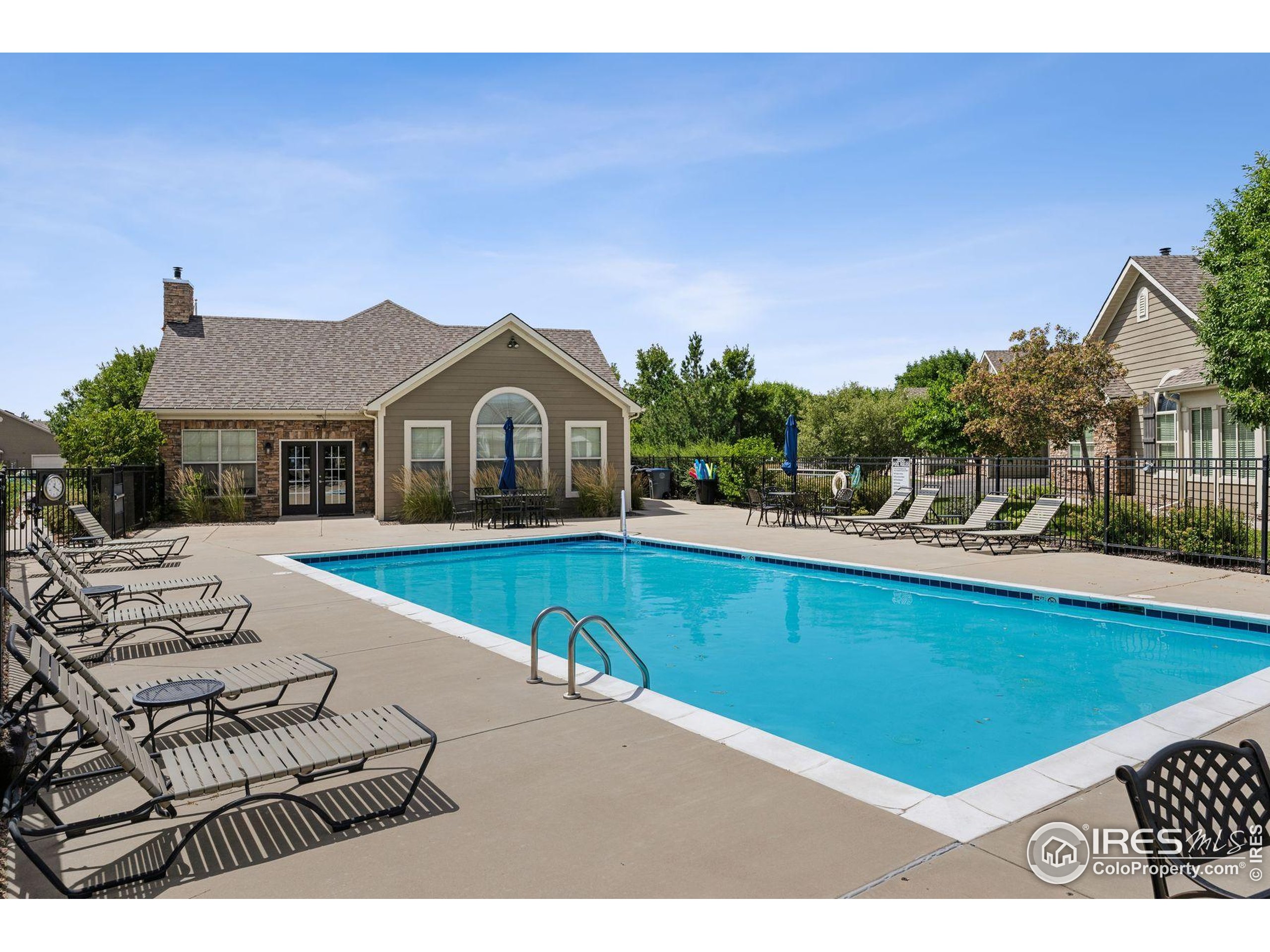 2395 Santa Fe Dr C