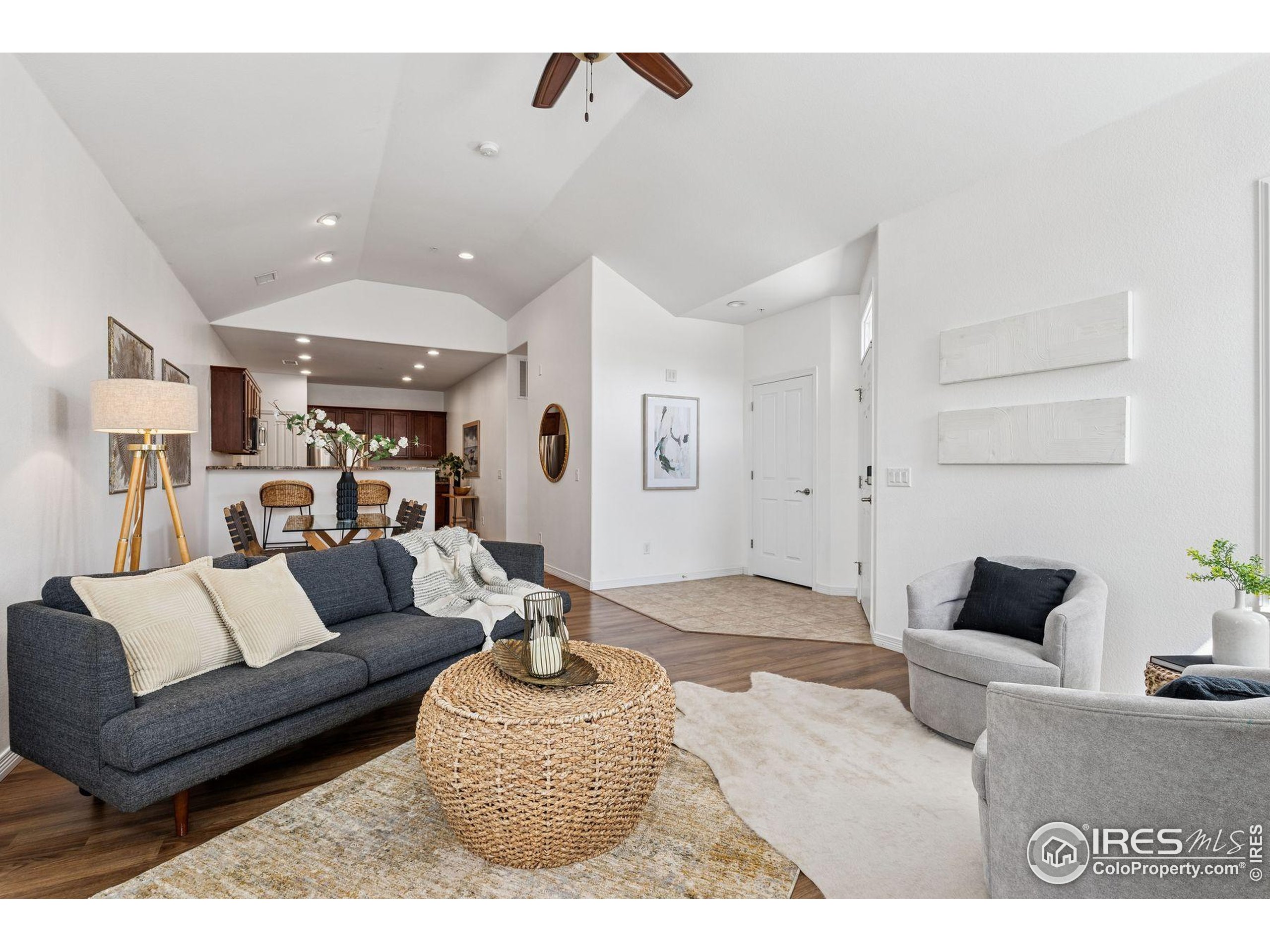 2395 Santa Fe Dr C