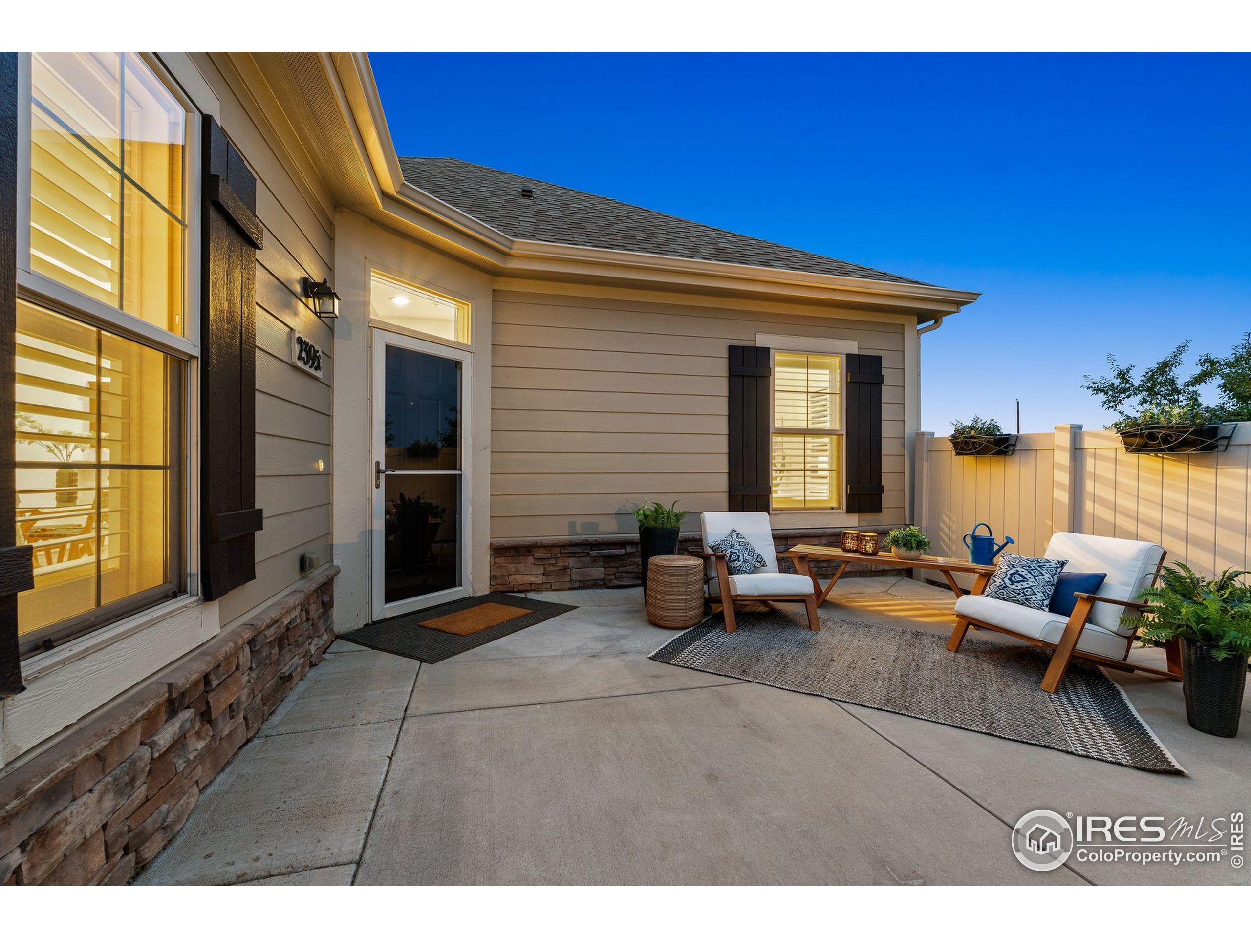 2395 Santa Fe Dr C