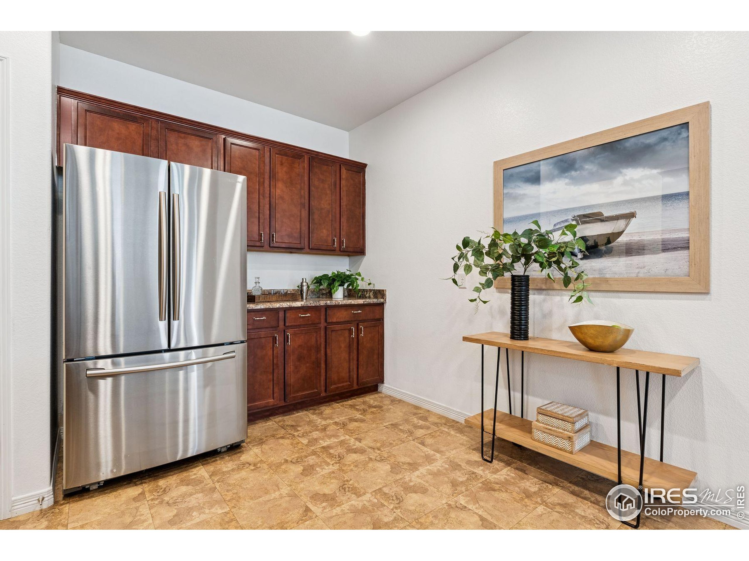 2395 Santa Fe Dr C