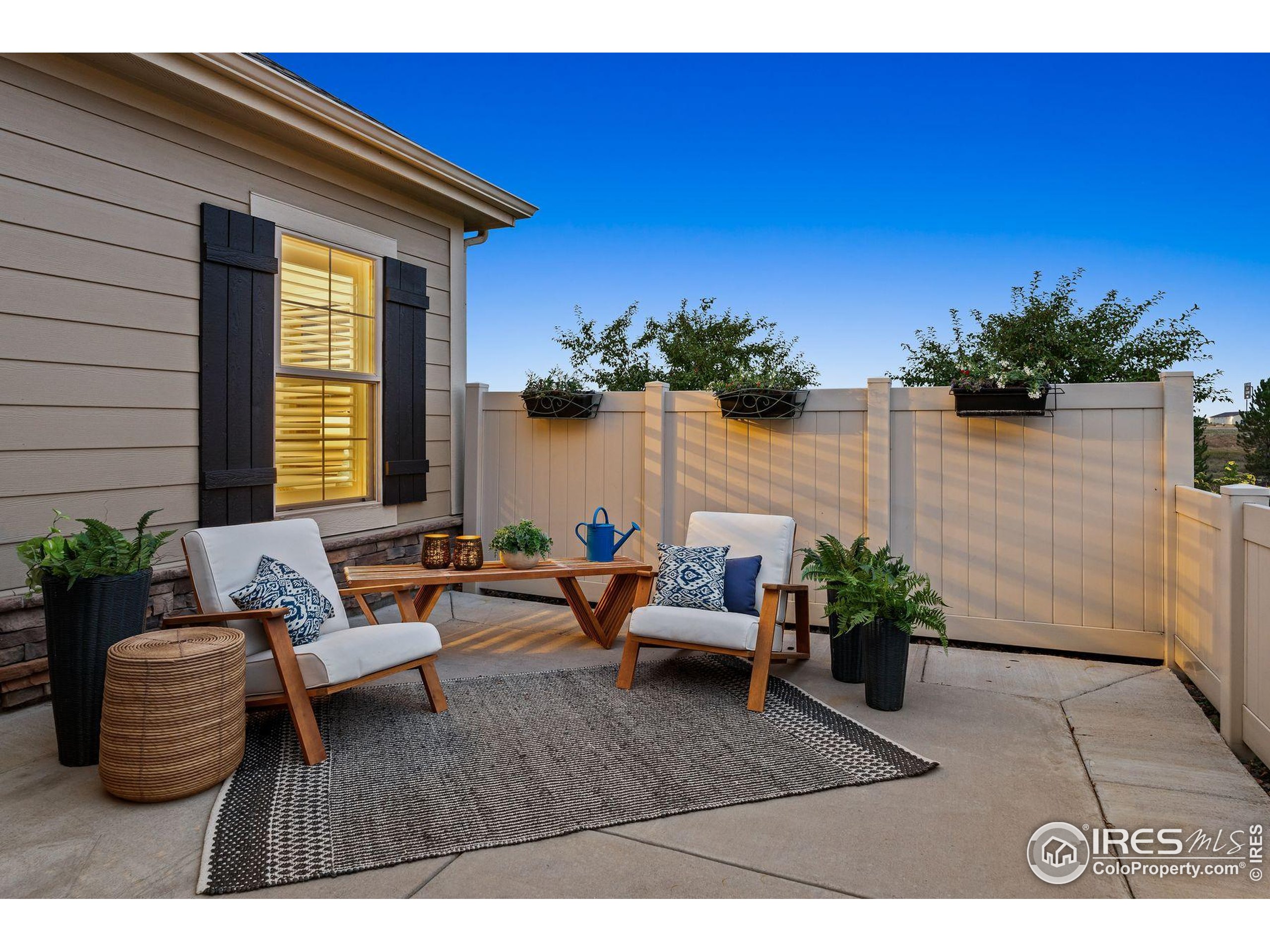 2395 Santa Fe Dr C