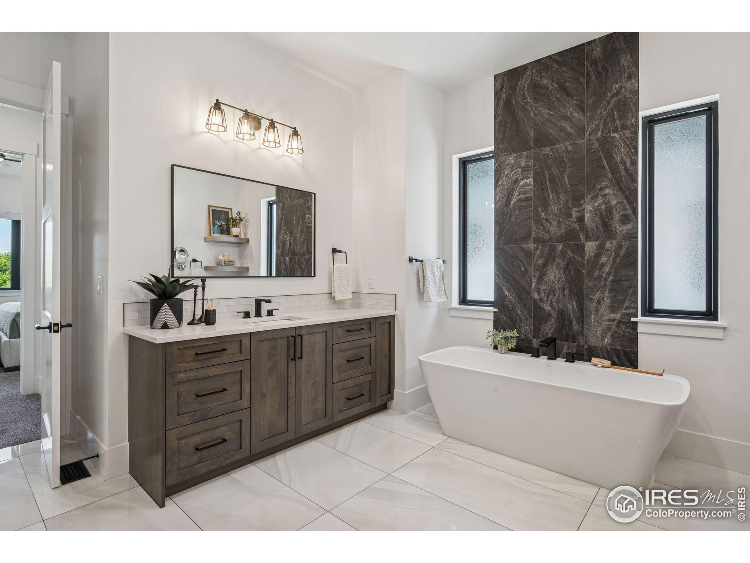 3095 Heron Lakes Pkwy