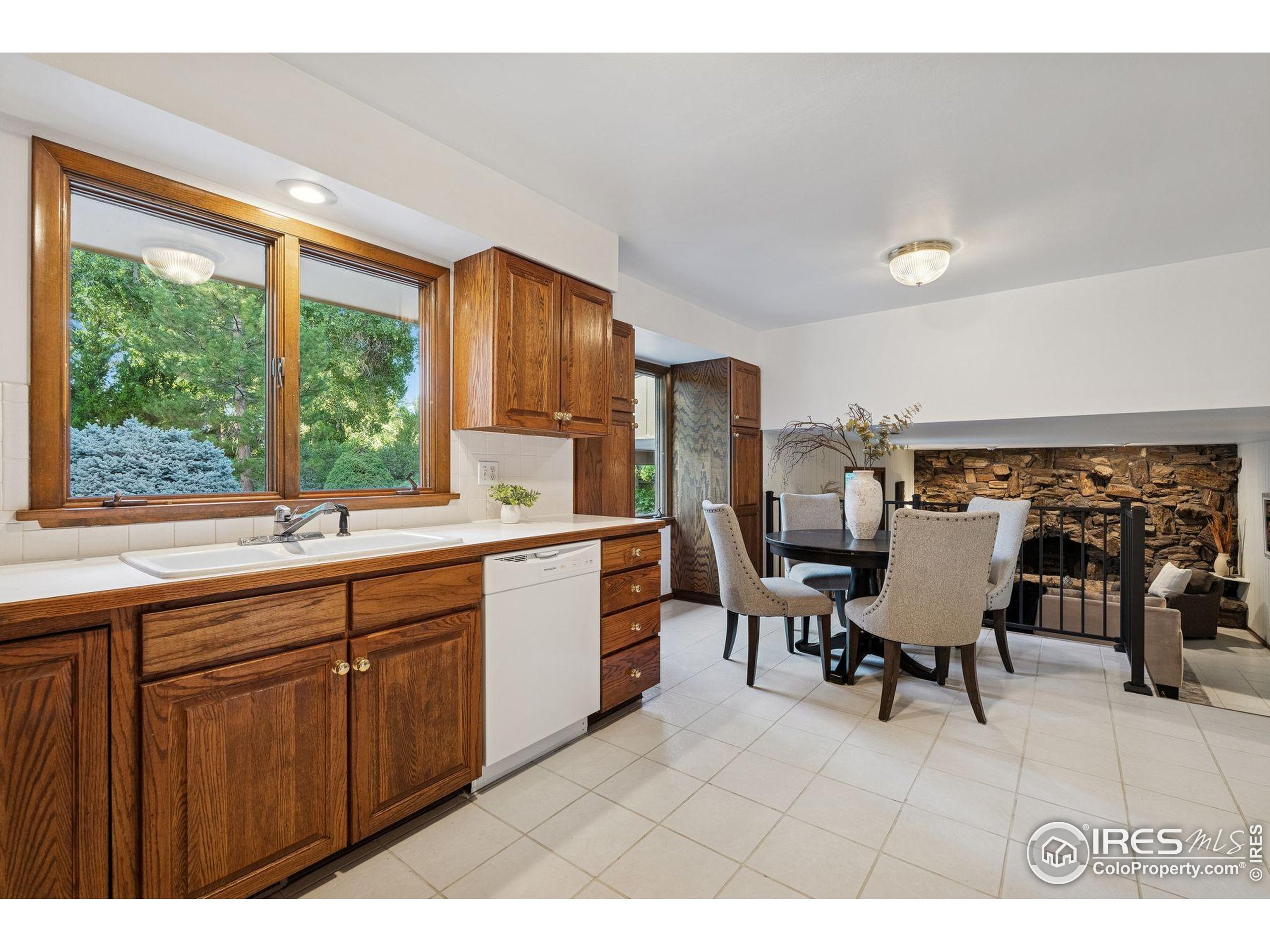 1612 Windsor Ct