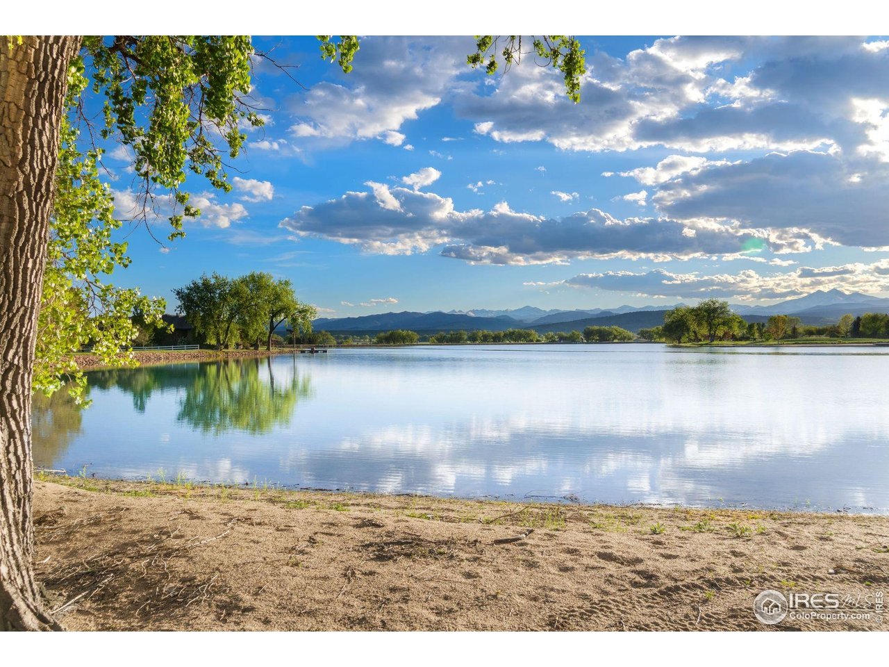 9715 Meadow Ridge Ln