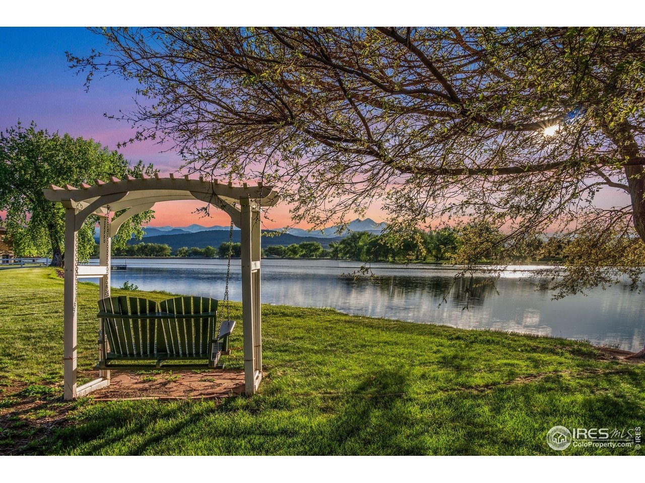 9715 Meadow Ridge Ln