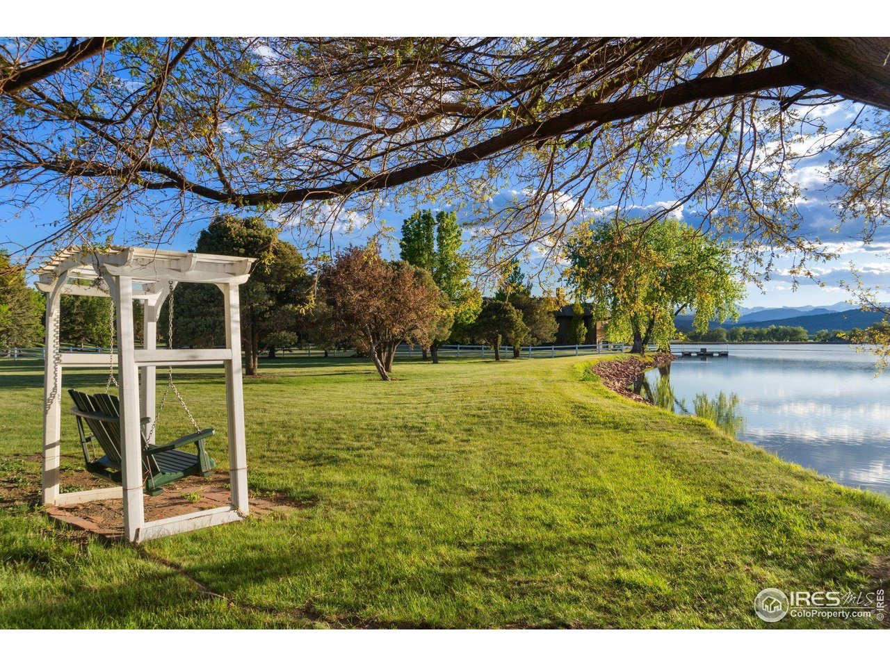 9715 Meadow Ridge Ln