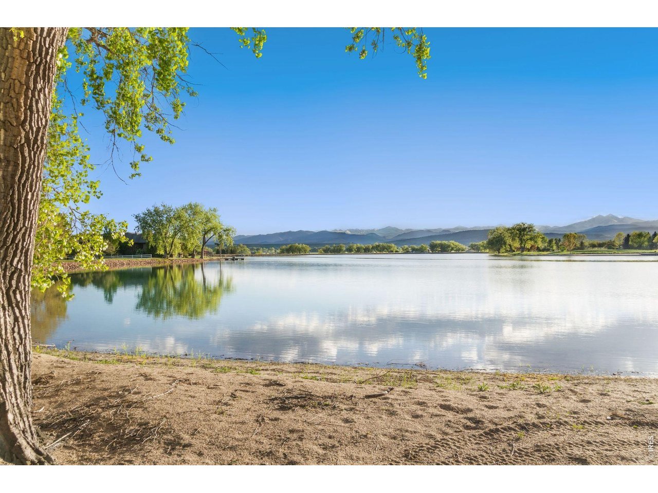 9715 Meadow Ridge Ln