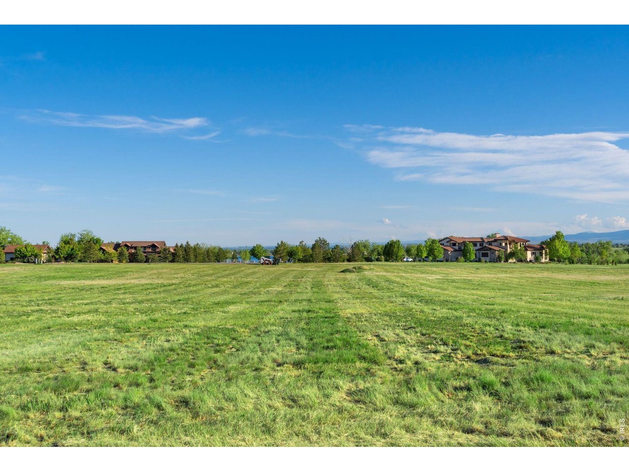 9715 Meadow Ridge Ln