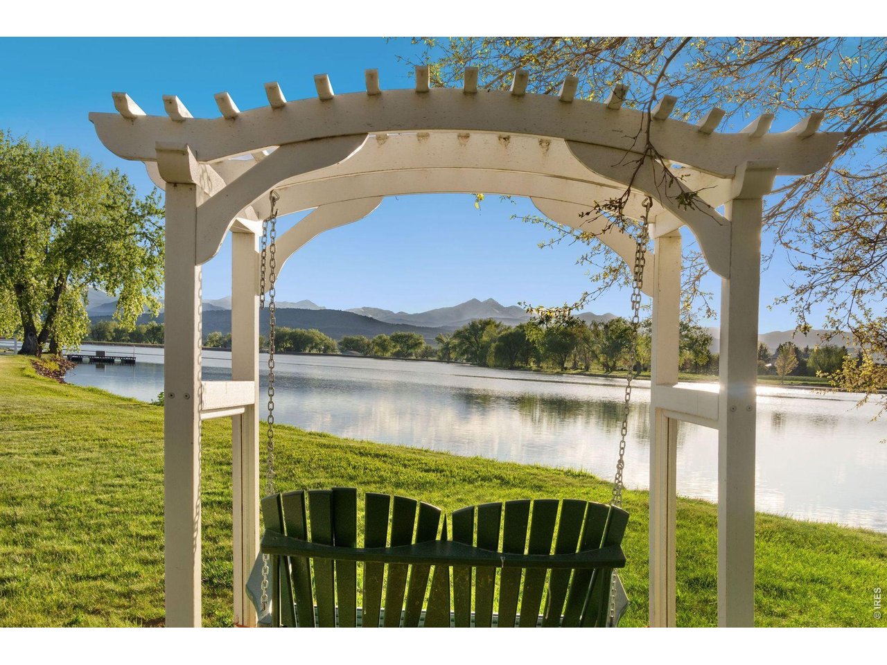 9715 Meadow Ridge Ln