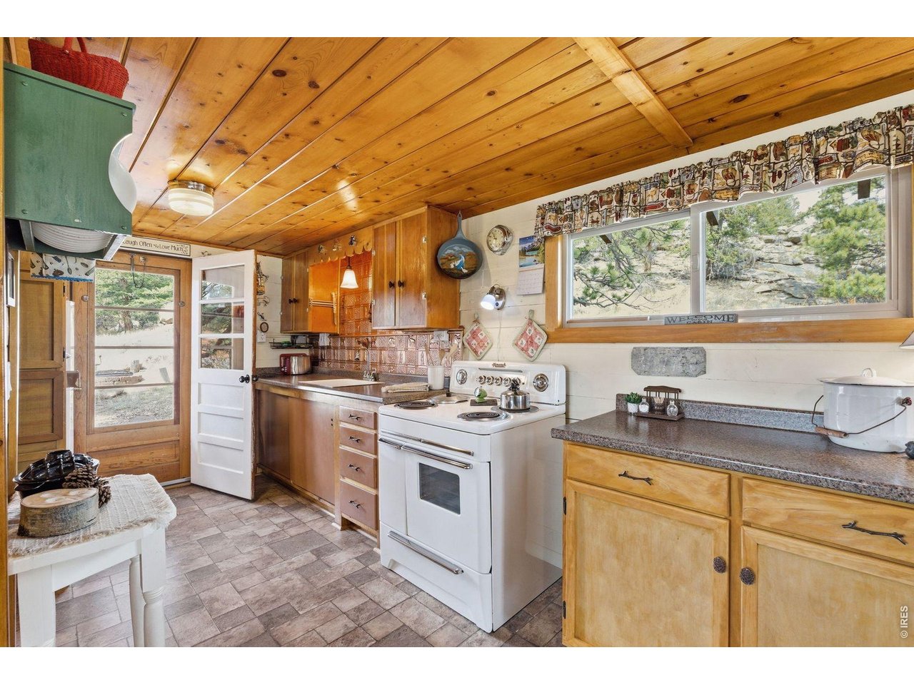 35 Stellar Jay Cir