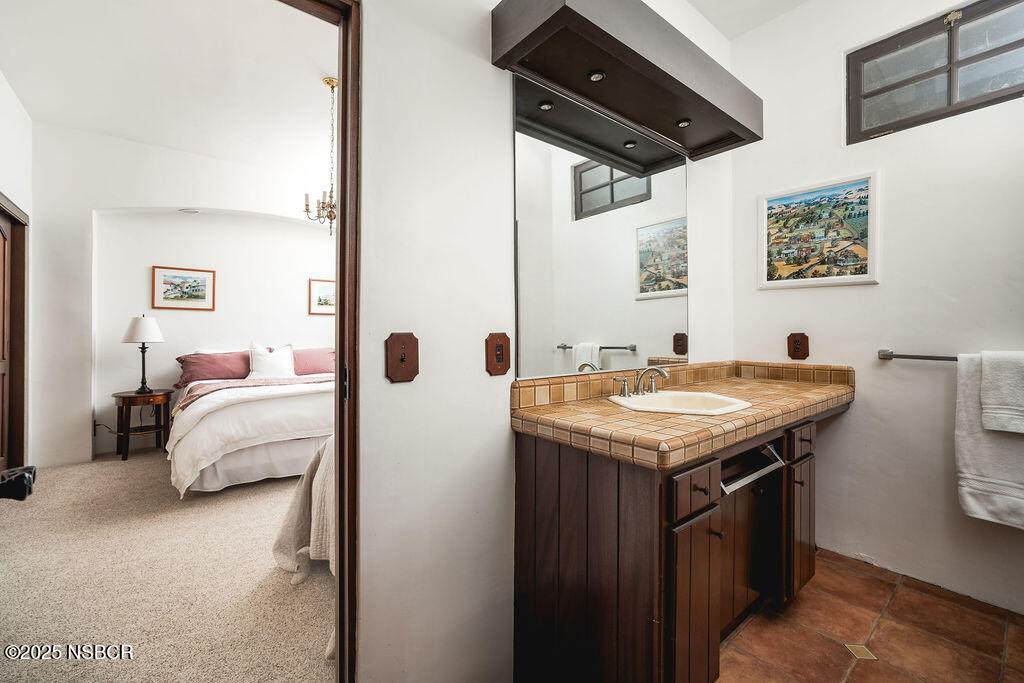 1486/1464 Rolling Hills Road