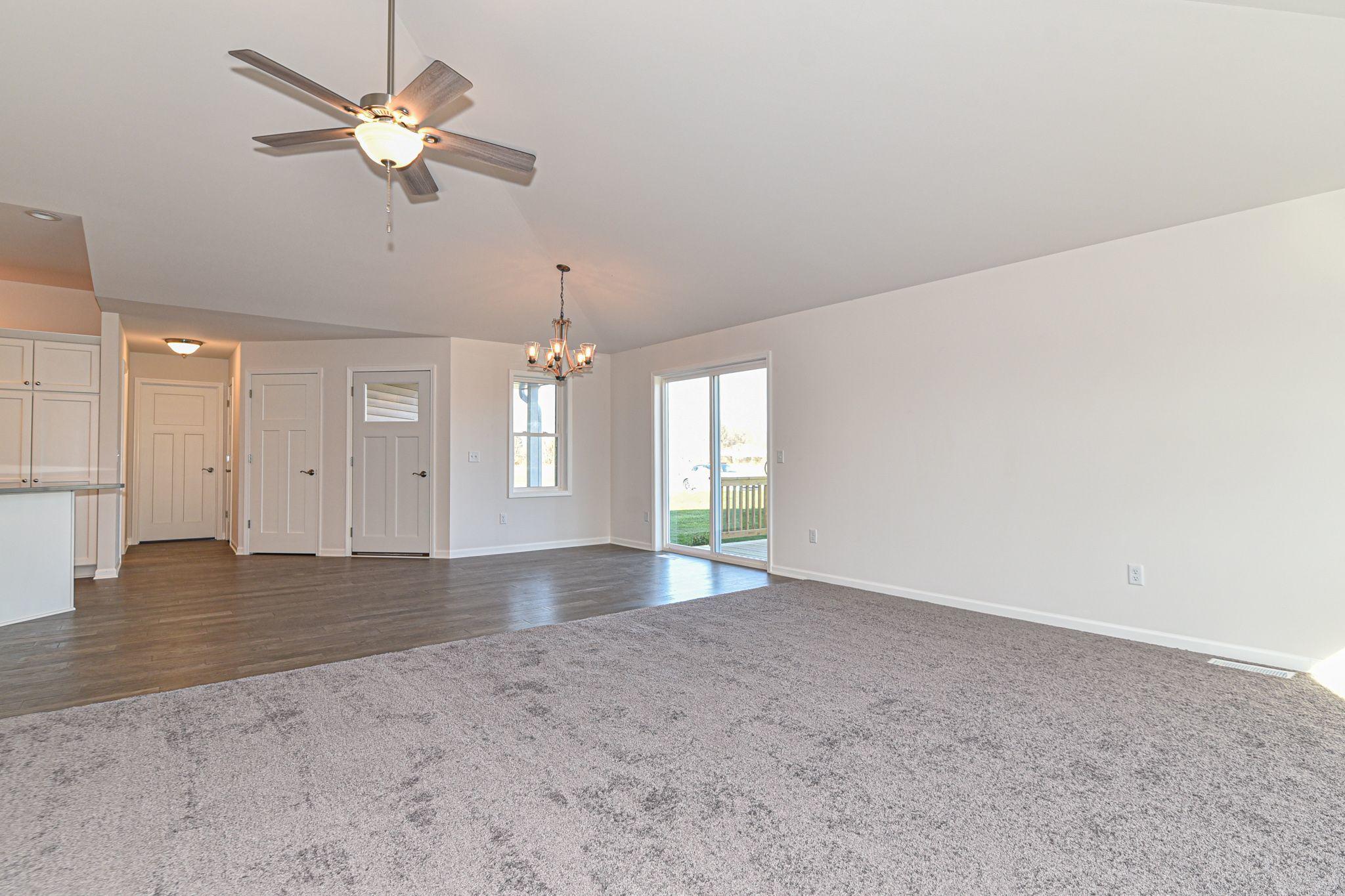 422 Trailview Xing, Waterford