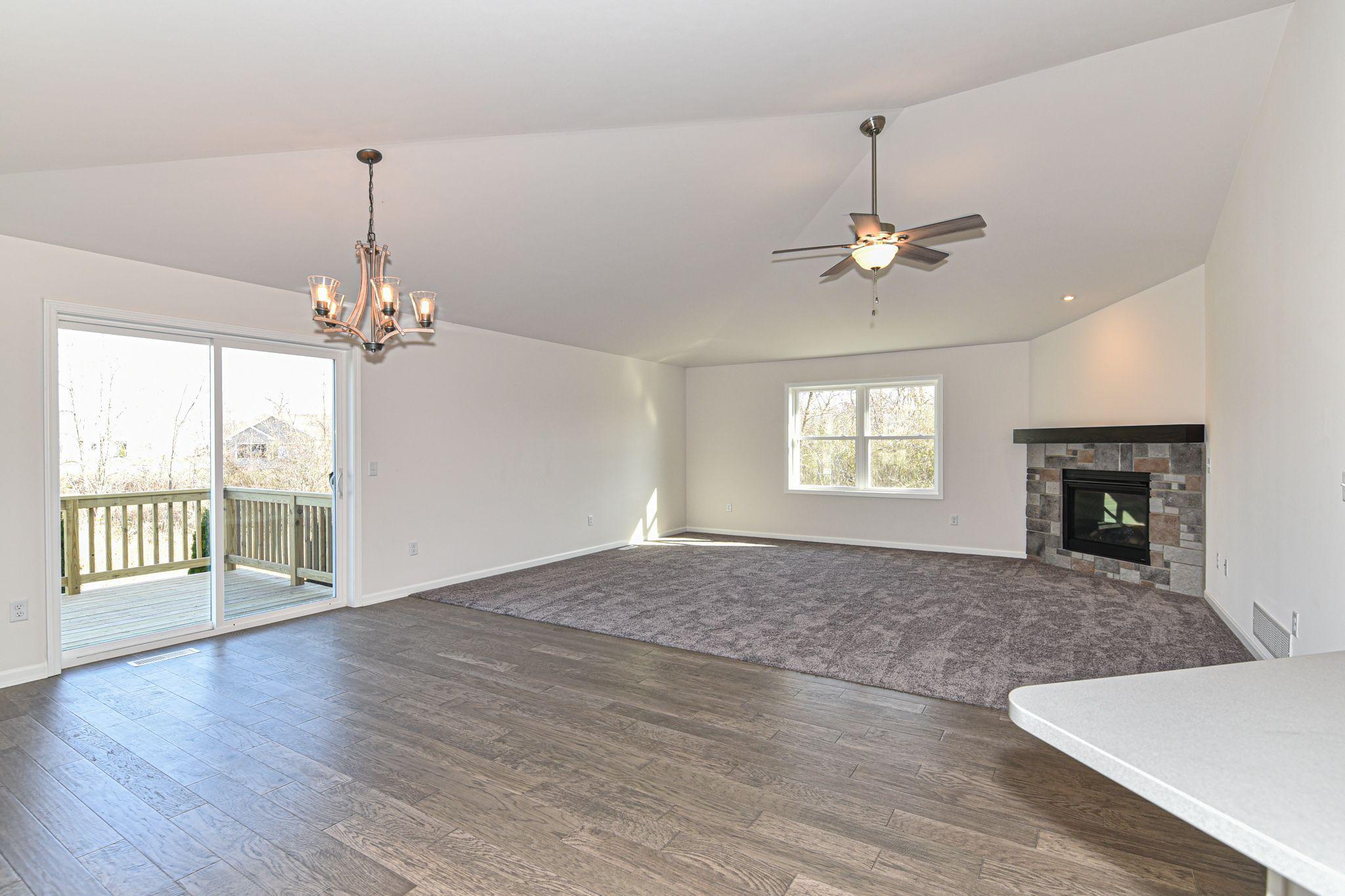 422 Trailview Xing, Waterford