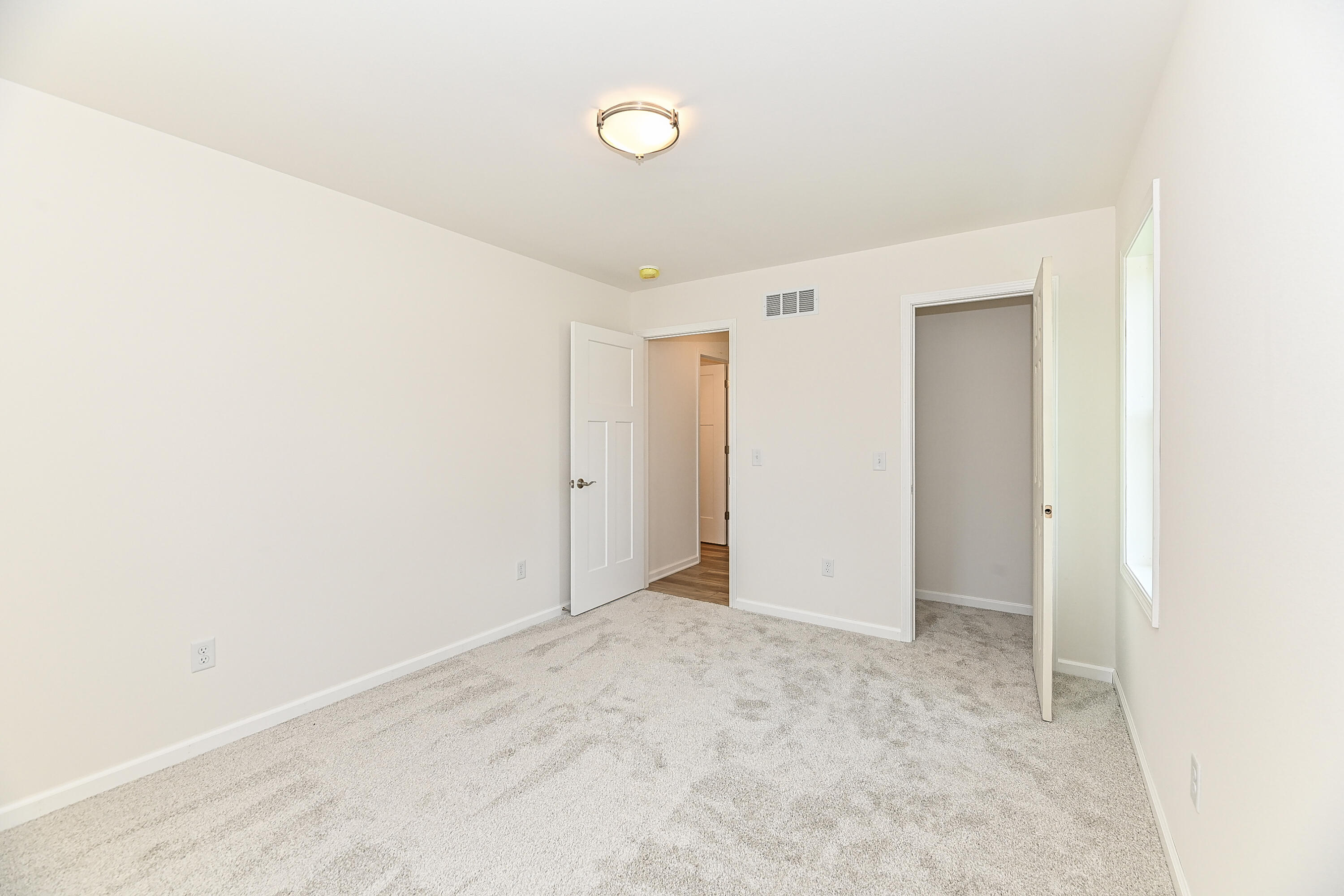 319 N Trailview Cir, 35, Waterford
