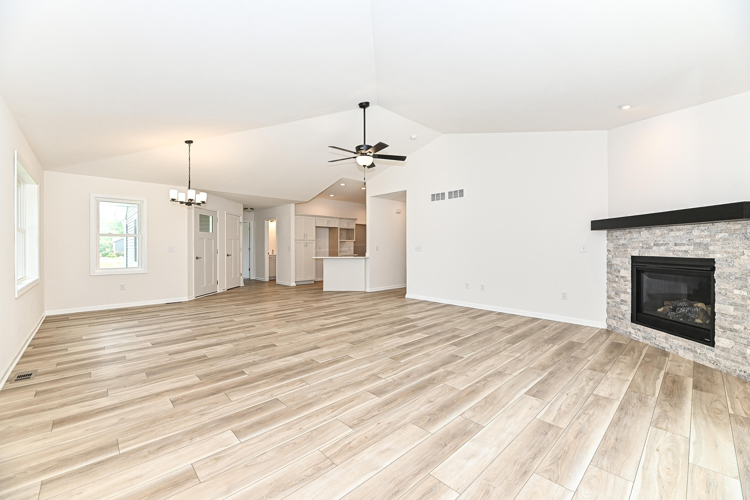 319 N Trailview Cir, 35, Waterford