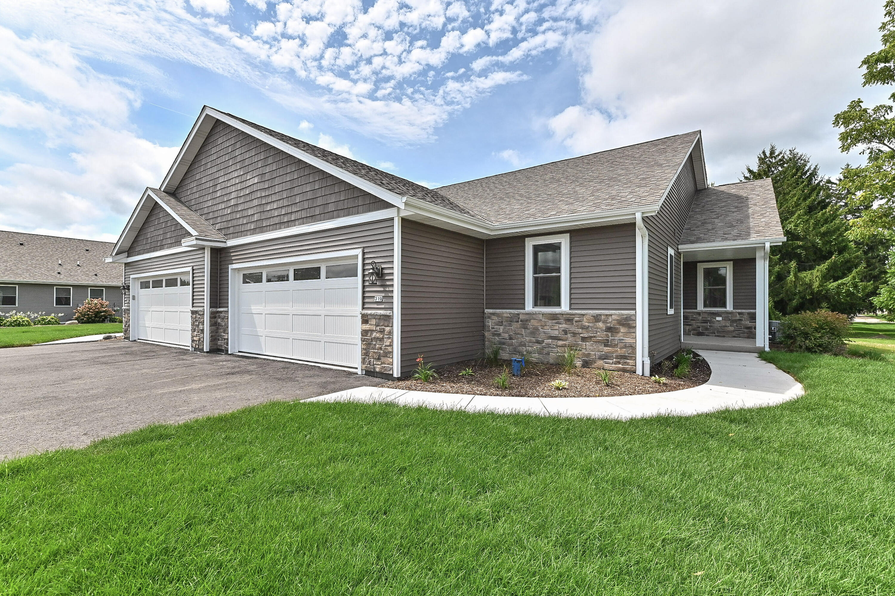 319 N Trailview Cir, 35, Waterford
