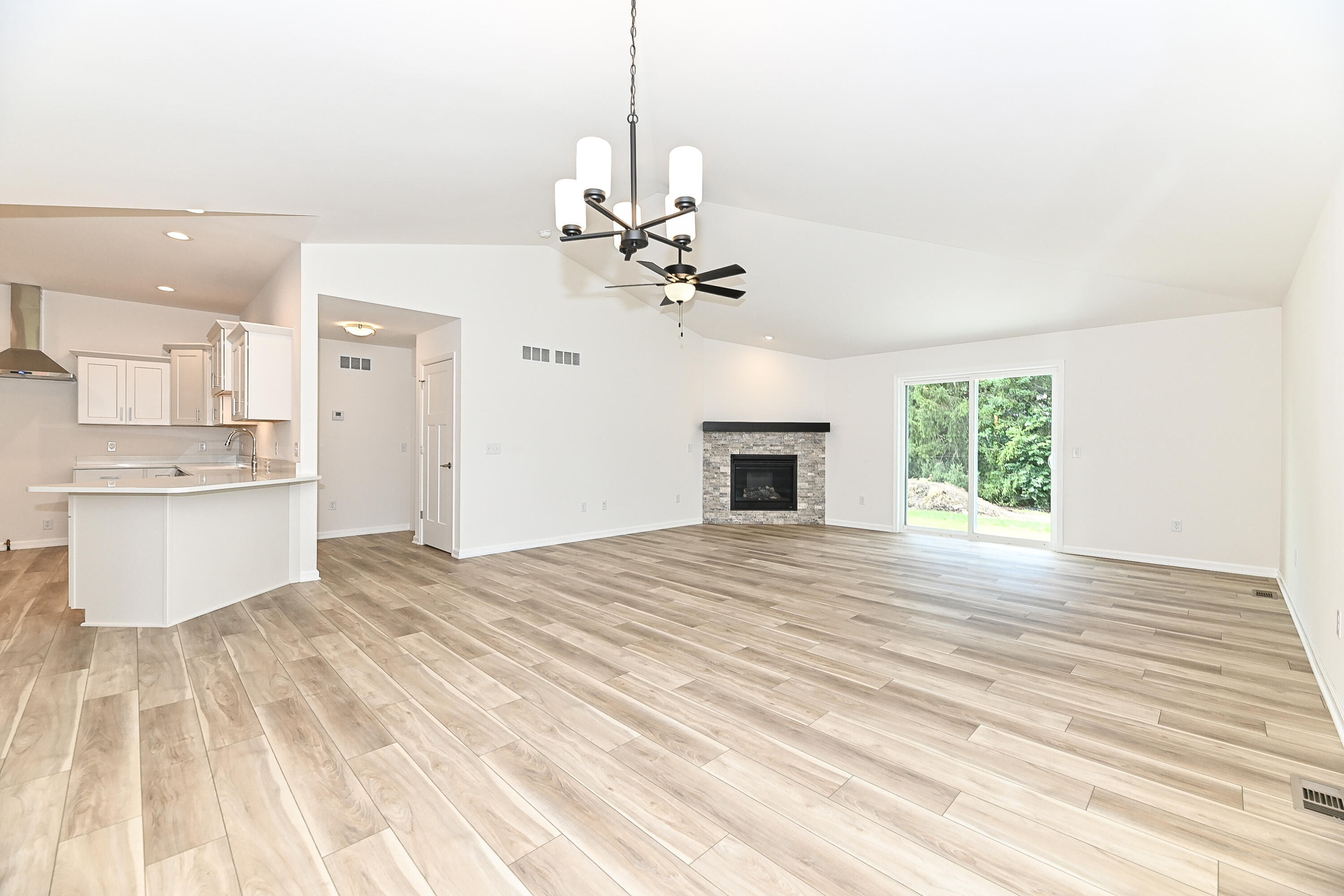 319 N Trailview Cir, 35, Waterford