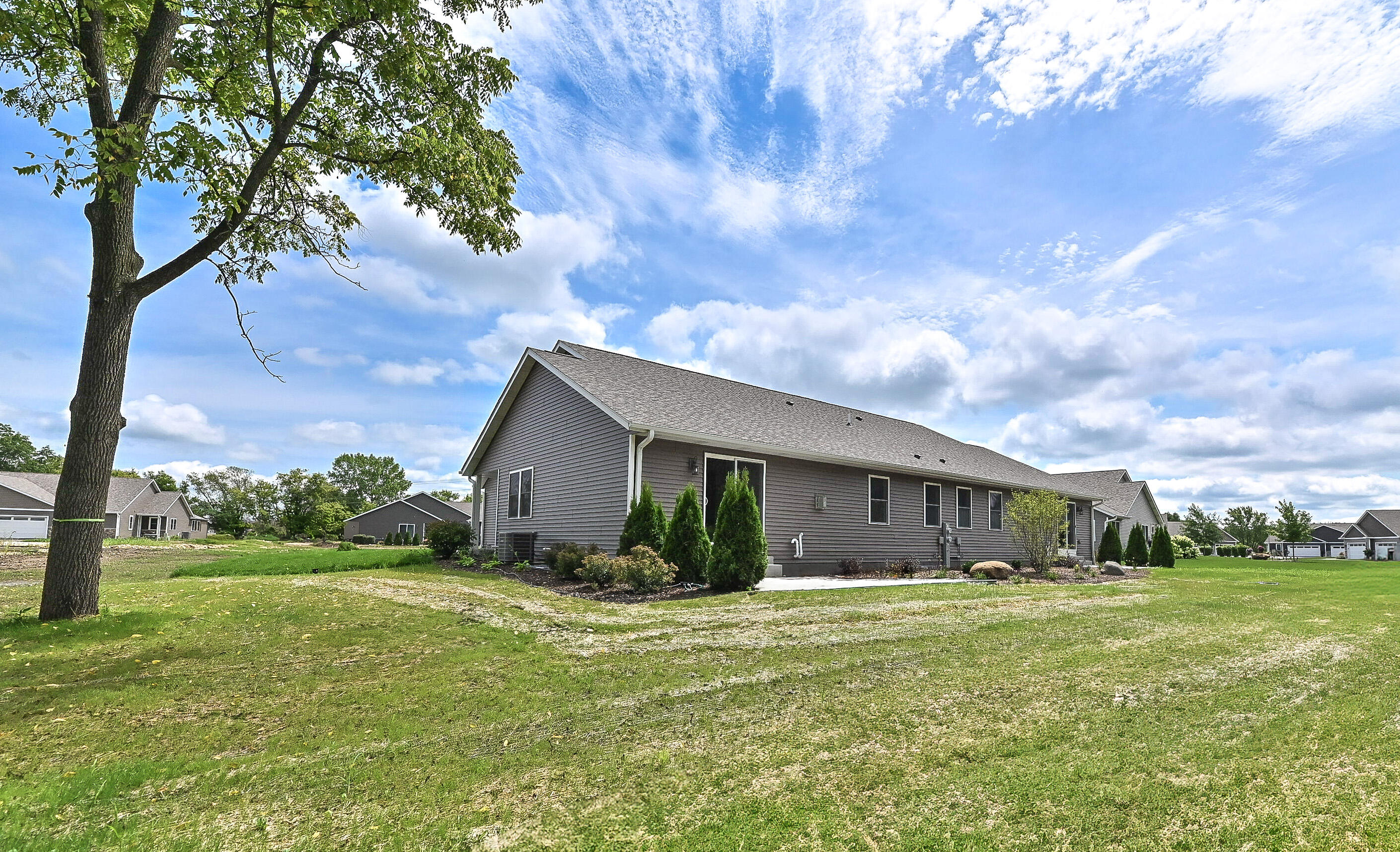 319 N Trailview Cir, 35, Waterford
