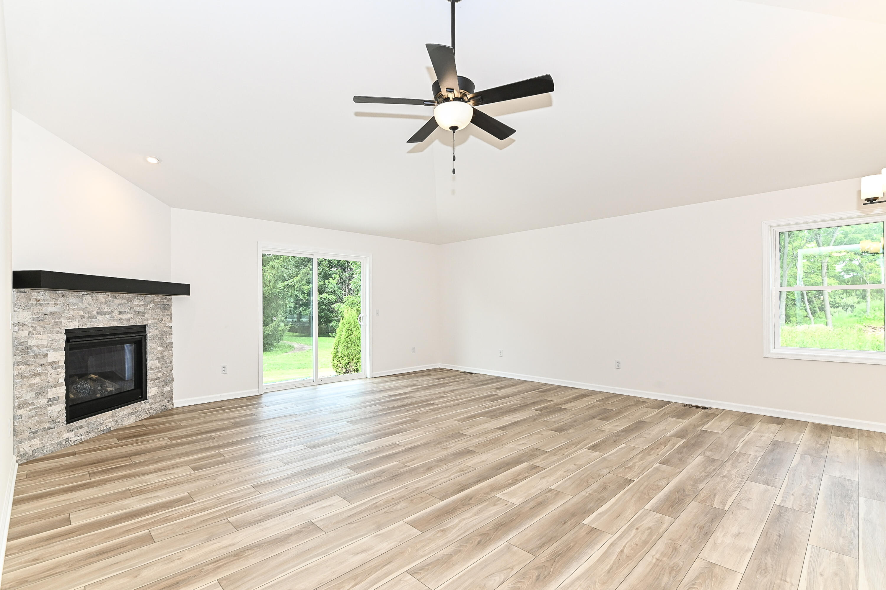 319 N Trailview Cir, 35, Waterford