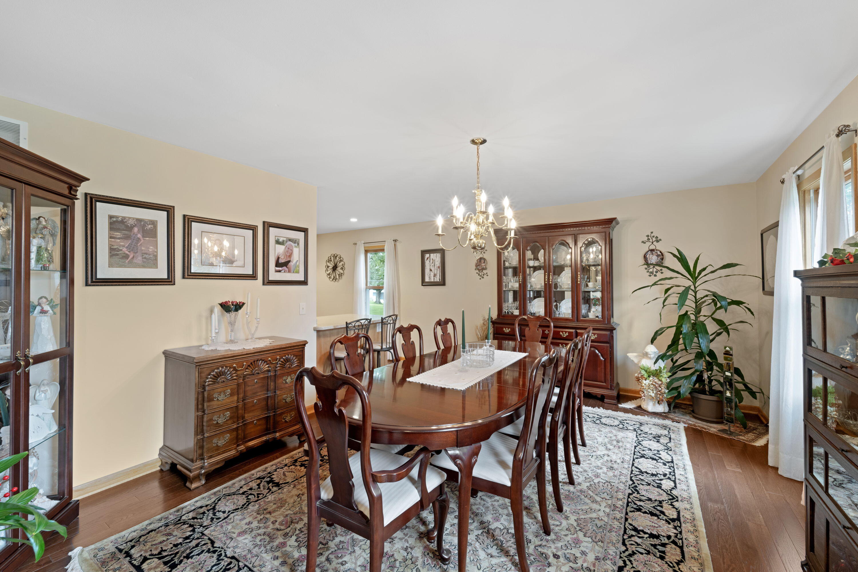386 Dale Dr, Burlington